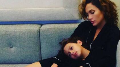 Jennifer Lopez y su hijo Max