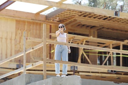 Jennifer recorre Los Ángeles en busca de la casa de sus sueños. Según trascendió, fue con Ben a recorrer esta mansión sin terminar en Bel Air.