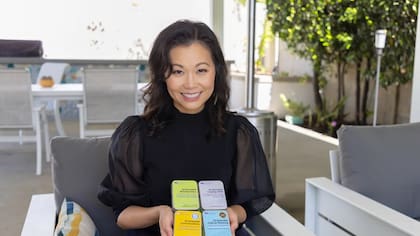 Jenny Woo vende sus cartas a través de Amazon