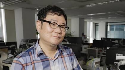 Jeon Jin Yong es un psiquiatra que ha trabajado en Hanawon