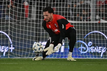 Jeremías Ledesma redondeó un buen debut en el arco de River, en reemplazo de Armani