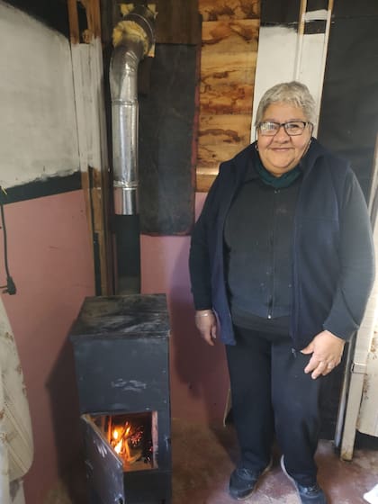 Jeremías, uno de los ingenieros referentes de la iniciativa, asegura que cada estufa es un granito de arena que ayuda a mejorar la calidad de vida de las familias