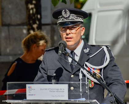 Jérémie Bosse Platière, comisario de policía de división, director interdepartamental de la policía nacional de Altos Alpes. Lideró la investigación de Dominique Pelicot.