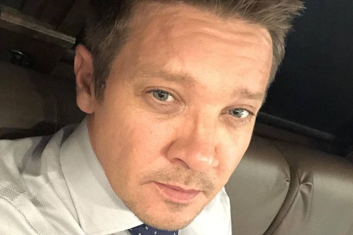 Jeremy Renner sigue a paso firme su recuperación del grave accidente y ...