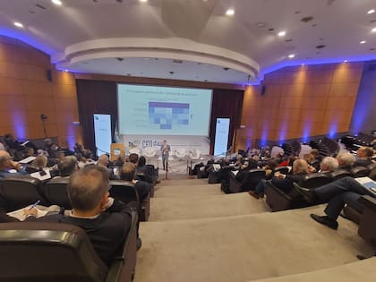 Jeremy Veillard, del Banco Mundial, durante su presentación en el 10° Foro Latinoamericano de Calidad y Seguridad en Salud que se realiza esta semana en el campus de la Universidad Austral