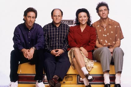Jerry Seinfeld junto a Julia Louis-Dreyfus, Michael Richards y Jason Alexander