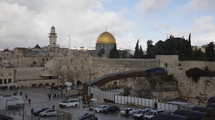 Jerusalén, Israel, con la cúpula del Monte del Templo de fondo. El futuro estatus de Jerusalén es uno de los puntos de disputa centrales en el conflicto entre Israel y los palestinos
