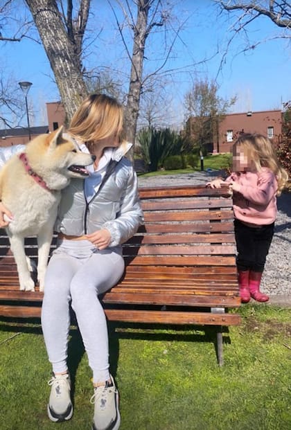 Jesica Cirio en su casa de San Vicente