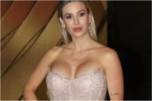 Jésica Cirio explicó el motivo del accidente que tuvo con su vestido en los premios Martín Fierro