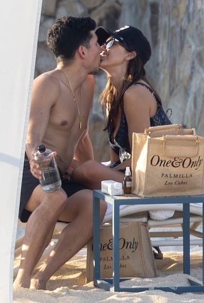 Jessica Alba fue vista en Los Cabos junto a Danny Ramirez, actor de la serie The Last Of Us