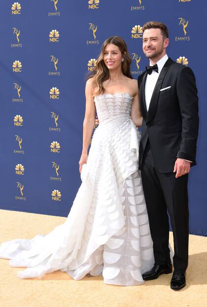 Jessica Biel compite en la categoría de mejor actriz en serie limitada o telefilm por su trabajo en The Sinner, que también produjo; aquí junto a su marido Justin Timberlake