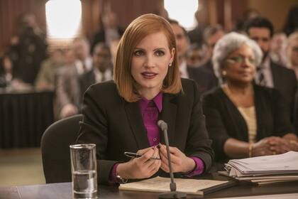 Jessica Chastain consigue una de sus mejores actuaciones como una feroz lobista en El caso Sloane (2016) de John Madden.