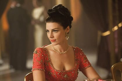 Jessica (Megan) empieza siendo la secretaria de Don hasta que se convierte en su segunda esposa