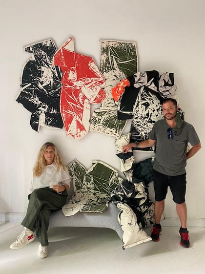 Jessica Trosman y Martín Churba con sus obras, en el open studio que hicieron el año pasado en Tramando 