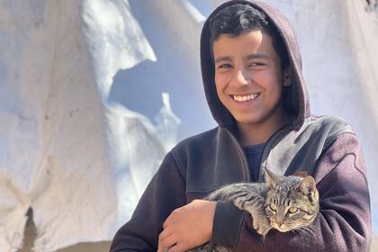 Jesús es un amante de los animales; su preferida es una yegua que está domando