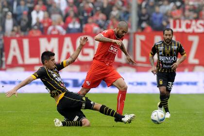 Jesús Méndez brilló en la jugada del primer gol de Independiente
