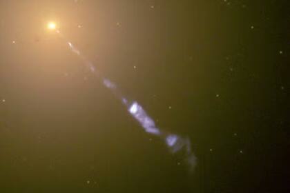 Jet emitido por la galaxia elíptica M87