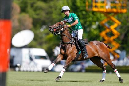 Jeta Castagnola, de 19 años, es el polista de 10 goles de handicap más joven de la historia y en cada actuación justifica por qué.
