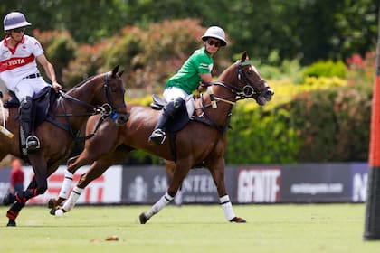 Jeta jugando contra Antonio Heguy, uno de los jugadores del recambio que le gusta a Lolo Castagnola