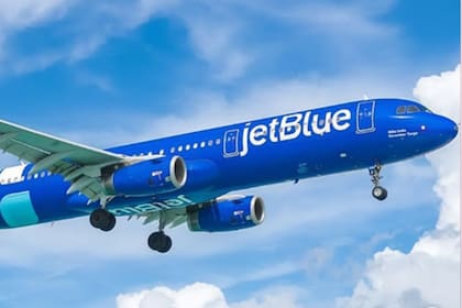 JetBlue operó cuatro vuelos con retrasos crónicos al menos 145 veces entre junio de 2022 y noviembre de 2023. (Instagram JetBlue)