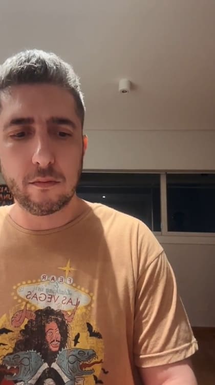 Jey Mammon abrió su vivo con una entonación en el piano