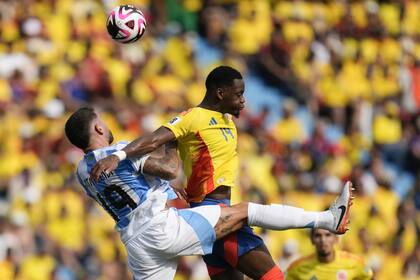 Jhon Duran es una fija para Lorenzo pese a su desembarco en el fútbol árabe (Foto: Archivo)