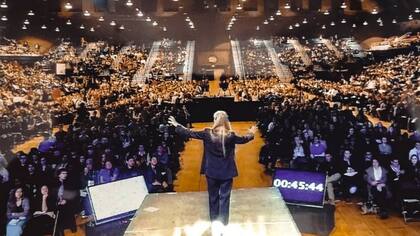 Jill en una de las tantas charlas que dio a lo largo del mundo