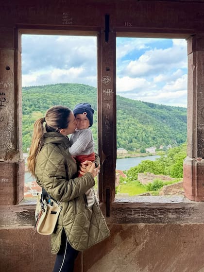 Jimena Barón viajó con Matías Palleiro y Arturo a Europa (Foto: Instagram @jmena)
