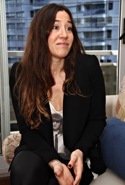 Jimena se ríe del mundo de las botineras