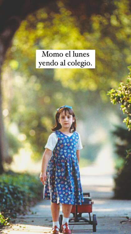 Jimena se tomó con humor la situación y bromeó acerca de que no podrá volver hasta mañana y que su hijo irá solo al colegio