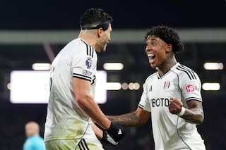 Jiménez convierte otro penal para dar triunfo a Fulham sobre Nottingham Forest