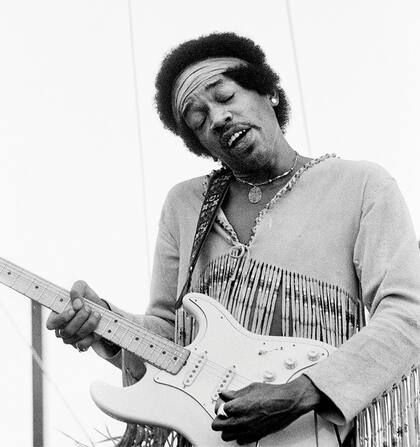 Jimi Hendrix tocó para 20.000 personas el lunes a la mañana