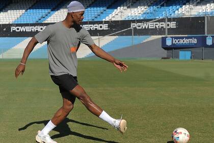 Jimmy Butler hizo algo de fútbol cuando pasó por el Cilindro de Avellaneda en febrero; el goleador de Miami es seguir del fútbol.