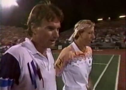 Jimmy Connors y Martina Navratilova, en el court, en 1992
.