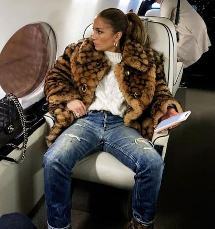JLo en un jet privado