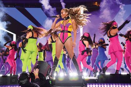 J.Lo hizo su primera aparición pública
desde que confirmó su separación de Alex
Rodríguez tras cuatro años de relación.