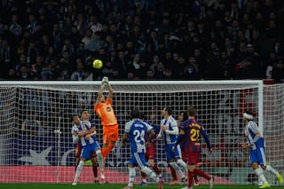 Joan García minimiza la hostilidad en su regreso al Espanyol en victoria del Barcelona