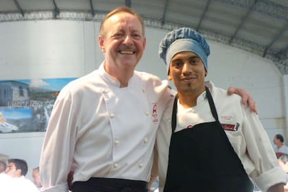 Joan y su mano derecha