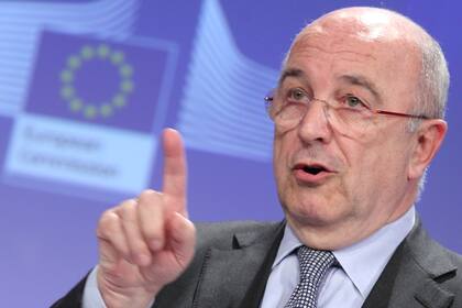 Joaquín Almunia, responsable del organismo de Competencia de la Unión Europea, durante el anuncio de la millonaria multa a los fabricantes de televisores y monitores por pactos de precios