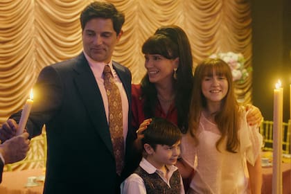 Joaquín Furriel se pone en la piel de Sergio, mientras que Griselda Siciliani interpreta a Estella. Cr. Courtesy of Netflix / Netflix ©2024