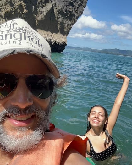 Joaquín Furriel y su hija Eloísa, fruto de su relación con la actriz Paola Krum, compartiendo sus vacaciones