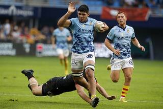 Lo aman en su club del Top 14 y se perfila para competir en la brava tercera línea de los Pumas