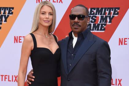 De estreno. Eddie Murphy y su novia, Paige Butch, asistieron a la premiere de la nueva producción de Netflix Dolemite Is My Name, protagonizada por el actor