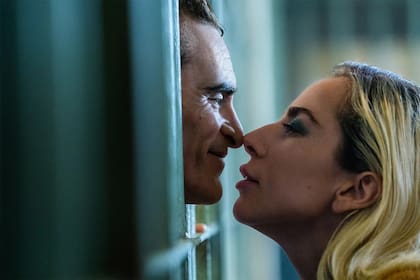 Joaquin Phoenix y Lady Gaga en una escena de Guasón: Folie À Deux, tal vez el estreno más esperado del segundo semestre de 2024