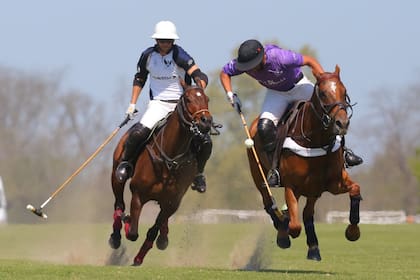 Joaquín Pittaluga y Francisco Elizalde, los mejores jugadores de La Ensenada 9 vs. La Albertina 10.