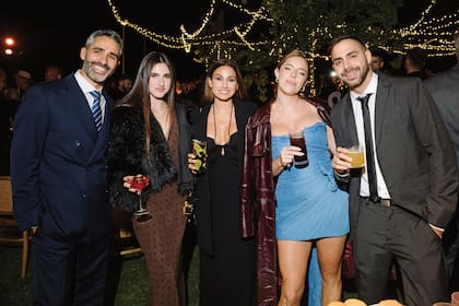 Joaquín “Pollo” Álvarez, Bianca Pereyra, la hija de Tefi Russo, Tefi, Nati Jota y Grego Rossello