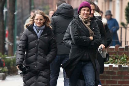 Jodie y su esposa, Alexandra Hedison, caminando por las calles de Nueva York