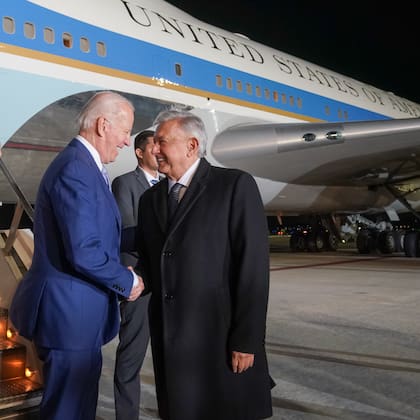 Joe Biden fue recibido por Andrés Manuel López Obradora su llegada a México