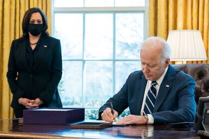 Joe Biden irá por una reelección en medio de la crisis migratoria, mientras es acusado por los republicanos de no hacer lo suficiente para frenarla