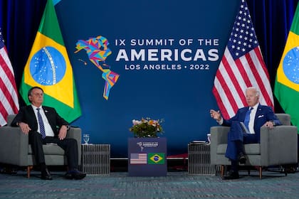 Joe Biden junto a Bolsonaro, en la Cumbre de las Américas de junio pasado